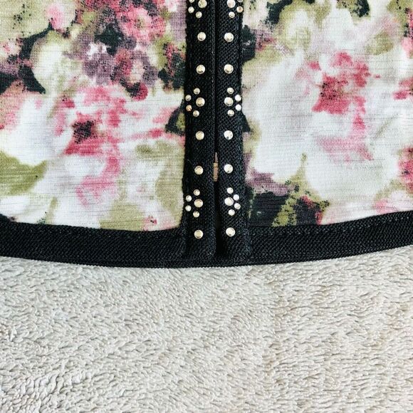 Women’s Floral and Rhinestone Zipper Cardigan - Picture 4 of 9